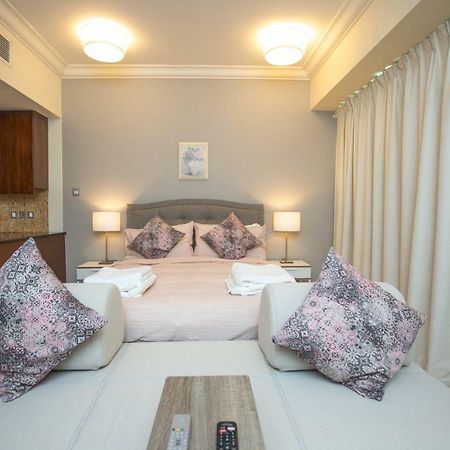 Апартаменты Prime Retreats - Downtown Дубай Экстерьер фото